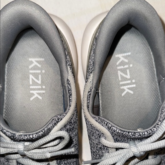 Kizik Women’s Gray Knit Sneakers EUC 7 - Picture 2 of 7